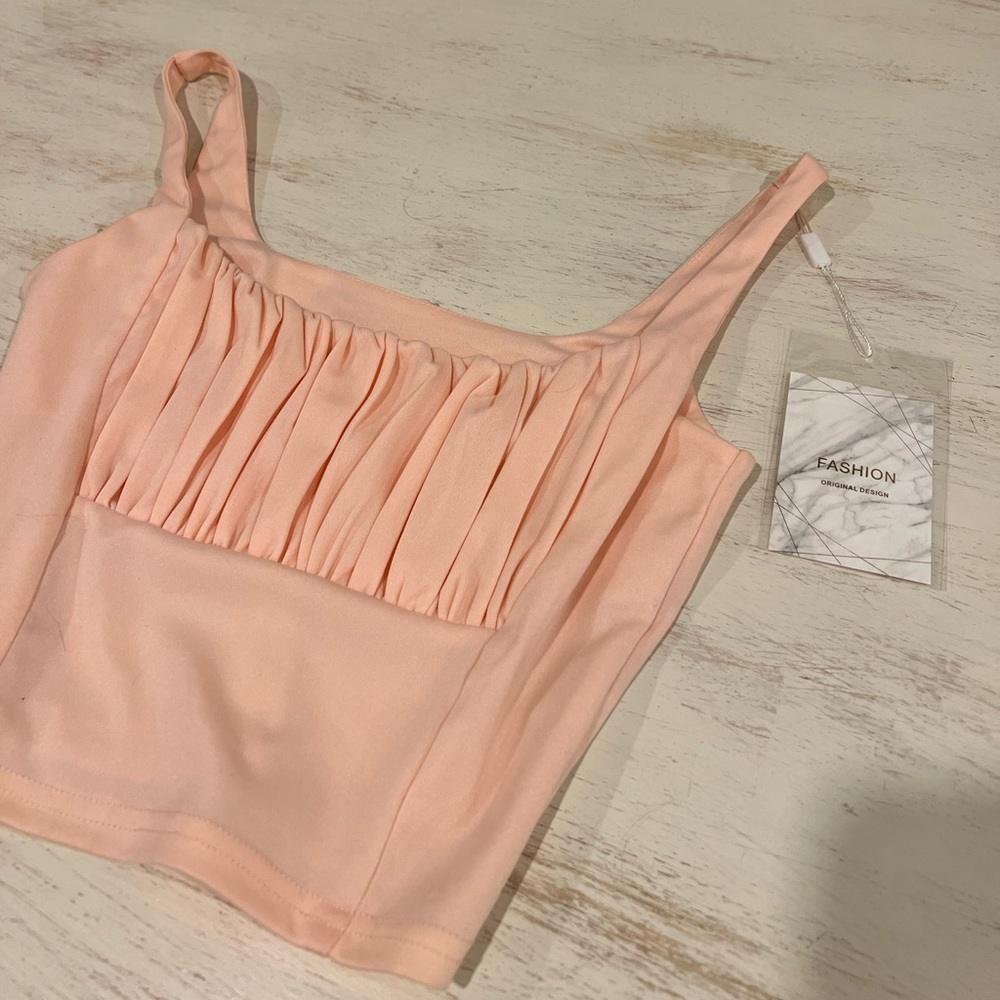 Women’s crop top. Color- coral. Size S.